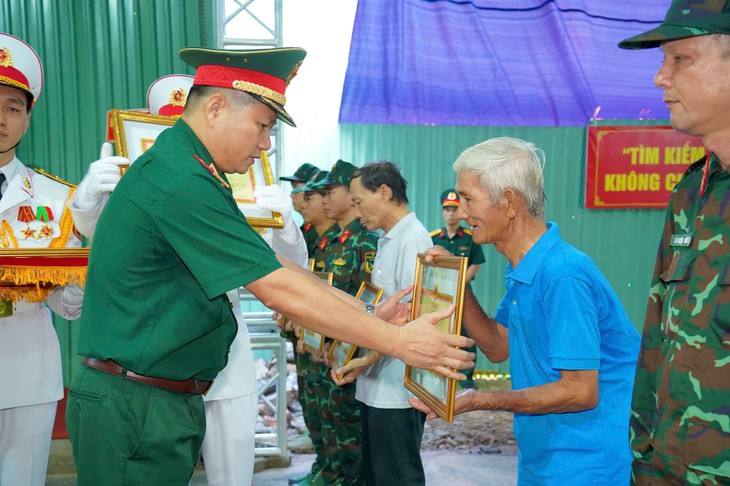 Quân khu 7 tổ chức nhiều hoạt động tri ân nhân Ngày Thương binh, Liệt sĩ- Ảnh 7.