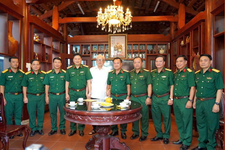 Quân khu 7 tổ chức nhiều hoạt động tri ân nhân Ngày Thương binh, Liệt sĩ- Ảnh 4.