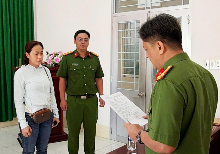Chiếm đoạt gần 60 tỷ đồng chỉ nhờ những bức ảnh đã chỉnh sửa- Ảnh 1.