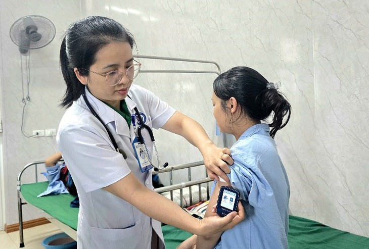 Bệnh viện Nội tiết Nghệ An ứng dụng công nghệ CGM, nâng cao hiệu quả quản lý đái tháo đường - Ảnh 4.