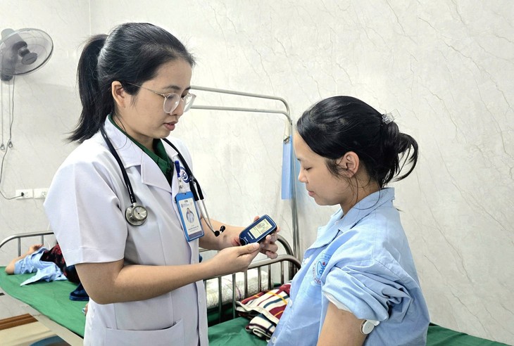 Bệnh viện Nội tiết Nghệ An ứng dụng công nghệ CGM, nâng cao hiệu quả quản lý đái tháo đường - Ảnh 6.