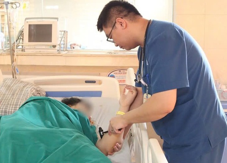 Trẻ 15 tuổi đã đột quỵ, lời khuyên của bác sĩ dành cho cha mẹ - Ảnh 2.