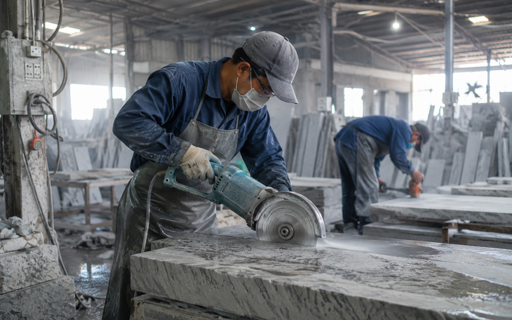 Khám bệnh thông thường khác gì khám phát hiện bệnh nghề nghiệp? - Ảnh 2.