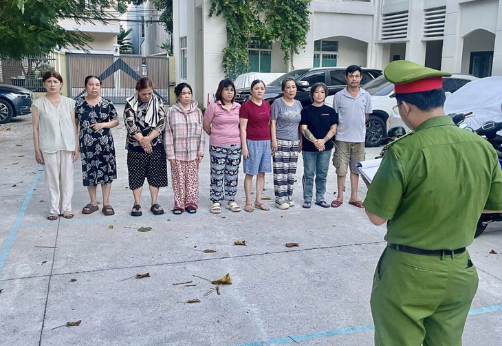 Ném điện thoại lên trần nhà vệ sinh để phi tang, lộ đường dây số đề gần 8 tỷ đồng- Ảnh 1.