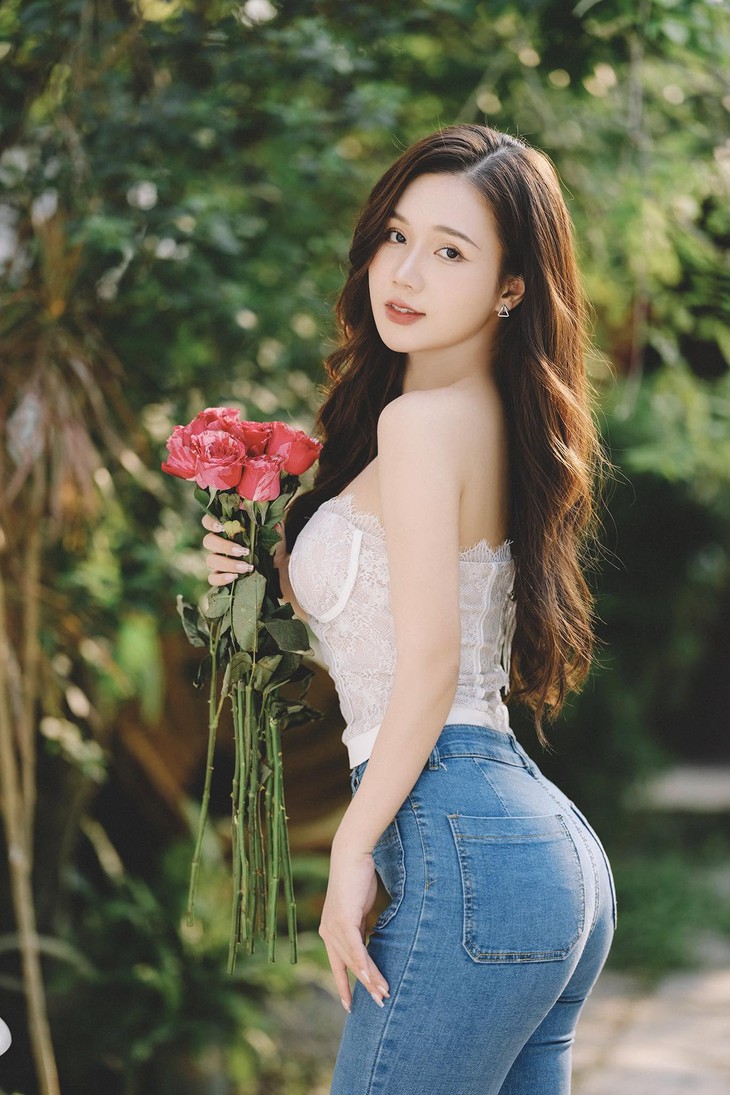 Diễn viên Ngọc Anh: 'Yên tâm vì có chồng ở nhà khi đi công tác dài ngày'- Ảnh 1.
