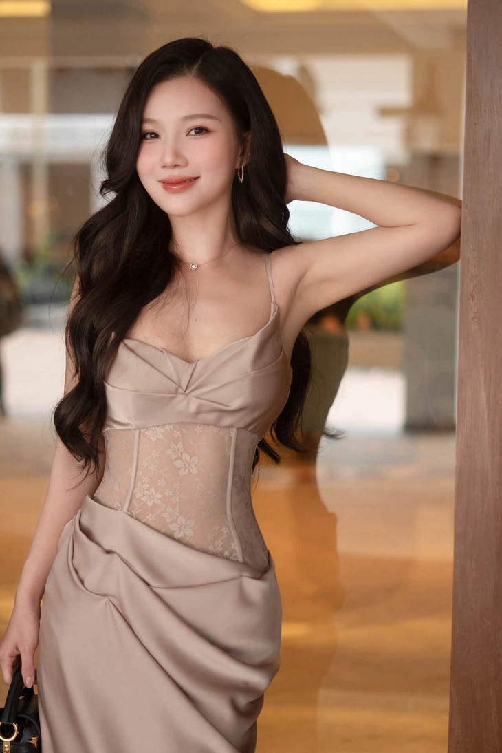 Diễn viên Ngọc Anh: 'Yên tâm vì có chồng ở nhà khi đi công tác dài ngày'- Ảnh 8.