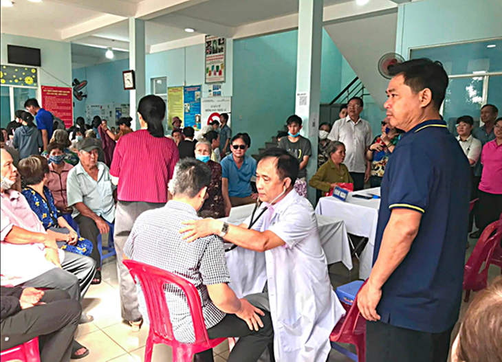 TPHCM: Hơn 21.000 người dân Hóc Môn được khám sức khỏe ngay tại cộng đồng- Ảnh 1.