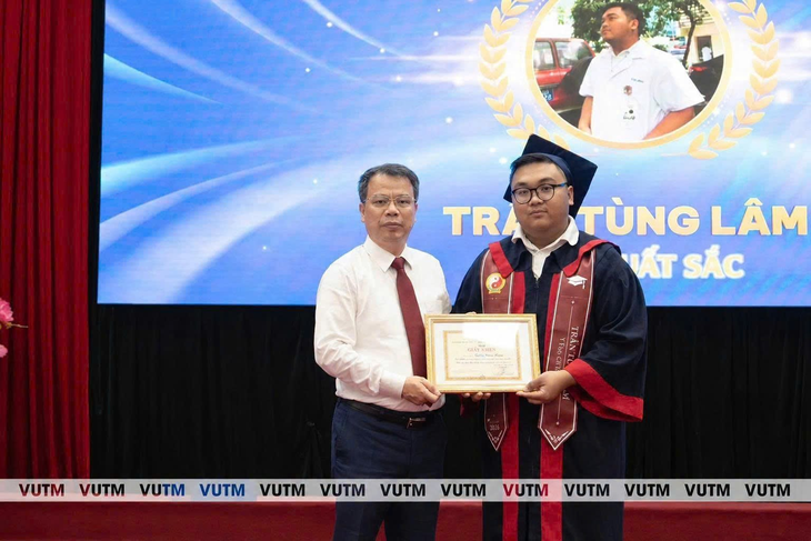 805 tân bác sĩ, dược sĩ Học viện Y – Dược học cổ truyền Việt Nam tốt nghiệp sẵn sàng bước vào hành trình phụng sự- Ảnh 2.