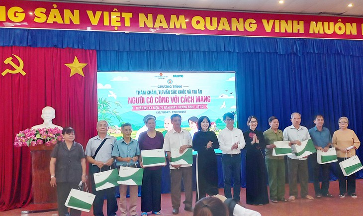 Khám bệnh, cấp thuốc miễn phí cho 350 người có công tại Đồng Nai- Ảnh 2.