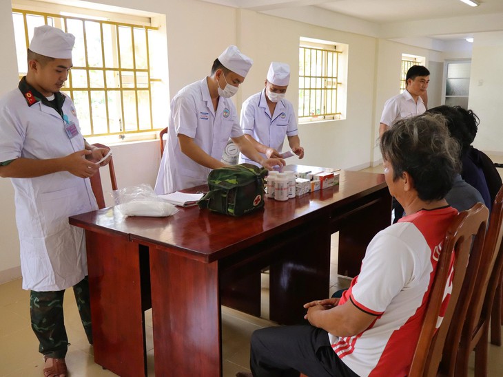 Sức khỏe, tinh thần 33 ngư dân được cứu trong vụ chìm tàu cá Quảng Ngãi hiện ra sao?- Ảnh 2.