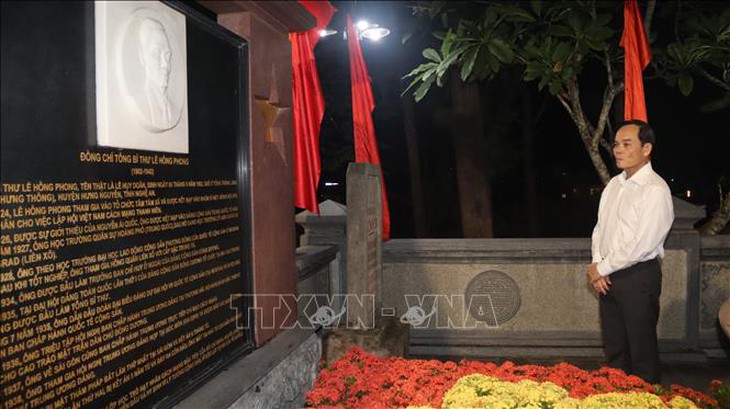 Lễ thắp nến tri ân các Anh hùng liệt sĩ tại Nghĩa trang Mai Dịch và Nghĩa trang Hàng Dương- Ảnh 6.
