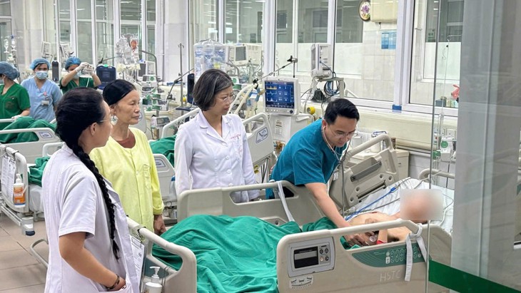 Món quà vượt nghìn hải lý từ Trường Sa gửi tặng bệnh nhân nghèo - Ảnh 1.