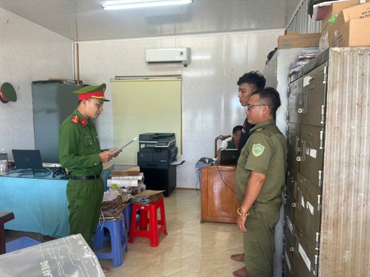 Mang dao đi giải quyết mâu thuẫn, bị đánh phải nhập viện- Ảnh 1.