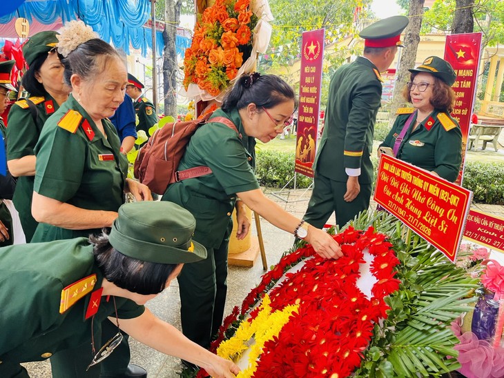 Dâng hương tri ân hơn 9.000 liệt sĩ hy sinh trên chiến trường miền Đông Nam Bộ- Ảnh 1.