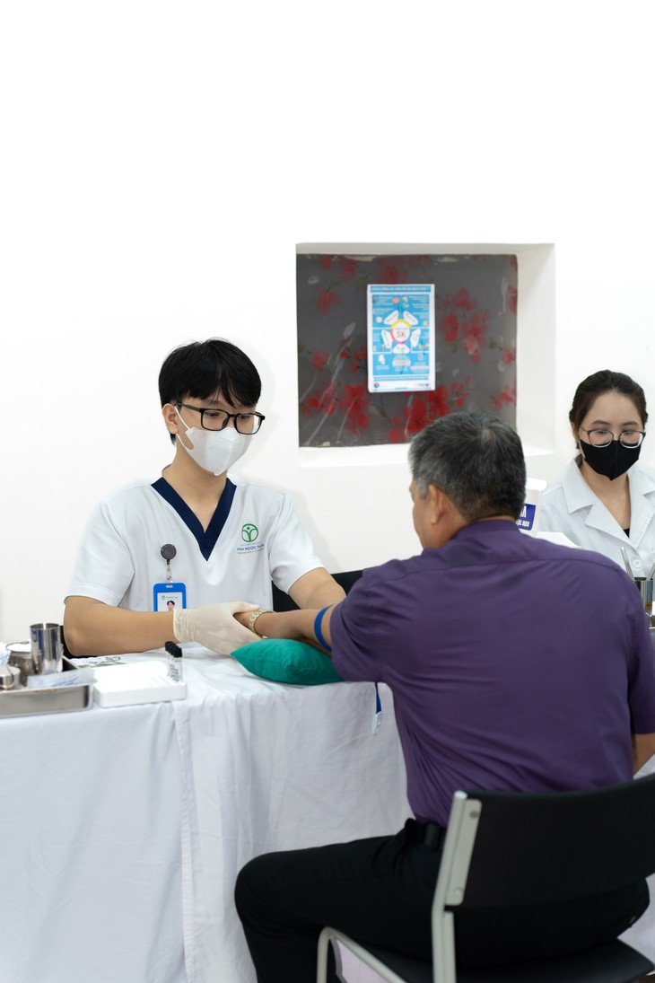Tri ân người có công qua chương trình khám sức khỏe và cấp thuốc miễn phí nhân dịp 27/7- Ảnh 5.