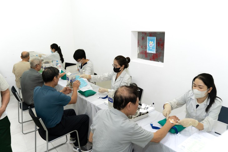 Tri ân người có công qua chương trình khám sức khỏe và cấp thuốc miễn phí nhân dịp 27/7- Ảnh 6.