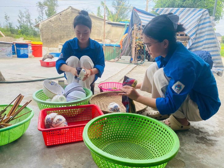 Ấm lòng những bữa cơm tri ân- Ảnh 3.