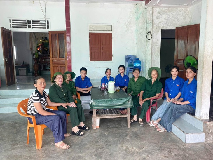 Ấm lòng những bữa cơm tri ân- Ảnh 6.