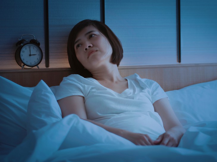 Mất ngủ do căng thẳng, cách nào khắc phục? - Ảnh 1.