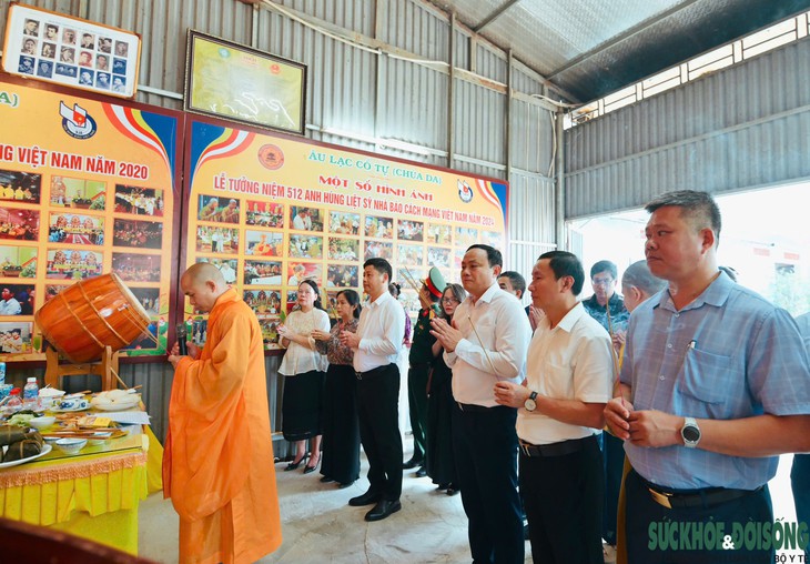 Dâng hương tưởng niệm 555 nhà báo liệt sĩ tại ngôi chùa duy nhất ở Việt Nam - Ảnh 1.