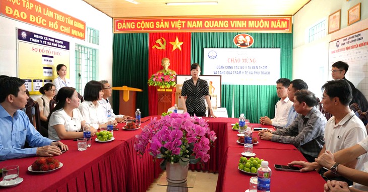Bộ trưởng Đào Hồng Lan thăm, động viên cán bộ y tế cơ sở tỉnh Quảng Trị- Ảnh 1.