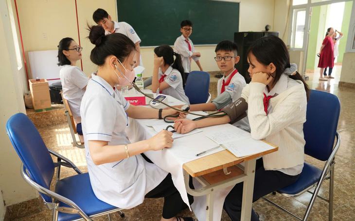 Quảng Ninh triển khai chương trình mục tiêu quốc gia về chăm sóc sức khỏe, dân số và phát triển
- Ảnh 3.