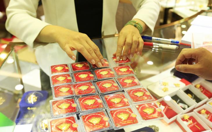 Chốt giá vàng hôm nay ngày 29/7 nằm yên nghe ngóng- Ảnh 2.