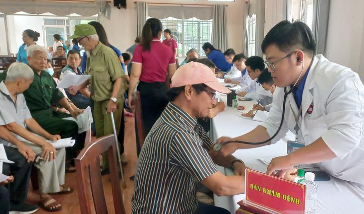 Thứ trưởng Bộ Y tế Đỗ Xuân Tuyên: Đưa chỉ tiêu dân số vào mục tiêu phát triển của từng địa phương - Ảnh 2.