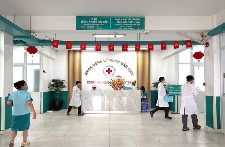 Đột quỵ nặng ở Thái Lan, nam thanh niên thoát cảnh 'liệt giường' sau khi về Việt Nam điều trị- Ảnh 1.