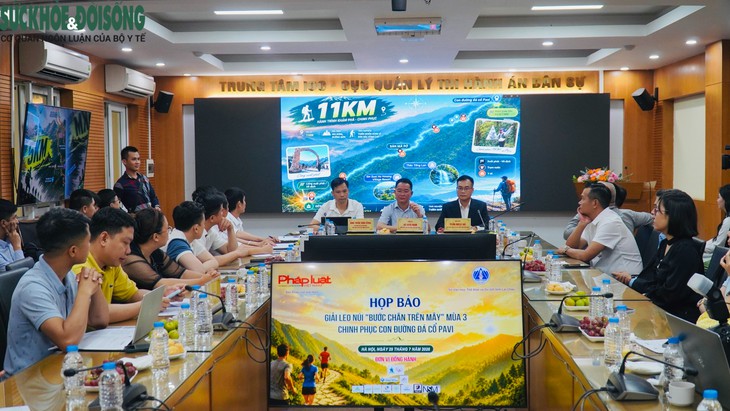 Khởi động Giải leo núi 'Bước chân trên mây' mùa 3- Ảnh 1.