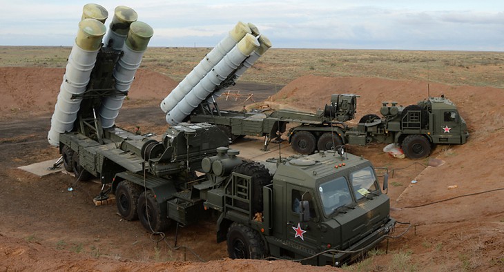 Hệ thống phòng không S-400 của Nga được cho là đã sử dụng tên lửa đạn đạo mới để tấn công các mục tiêu công nghiệp tại Ukraine - Ảnh 1.