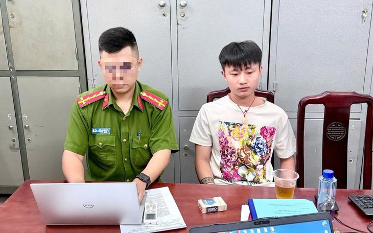 Tạm giữ khẩn cấp hai đối tượng nghiện ma túy cướp giật điện thoại của trẻ em- Ảnh 2.