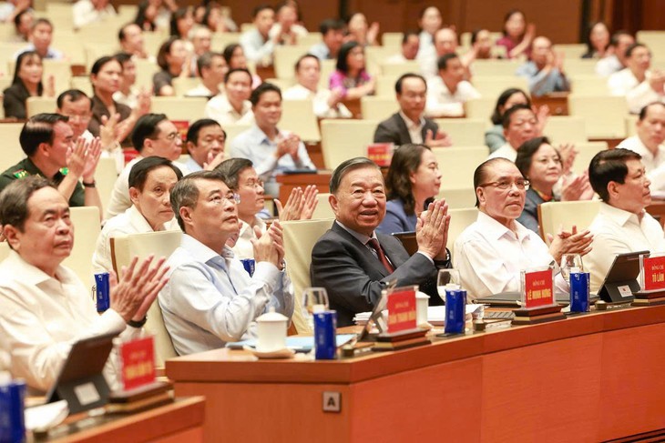 Tổng Bí thư, Chủ tịch nước Tô Lâm dự, phát biểu chỉ đạo Hội nghị toàn quốc quán triệt Nghị quyết Trung ương 3- Ảnh 2.