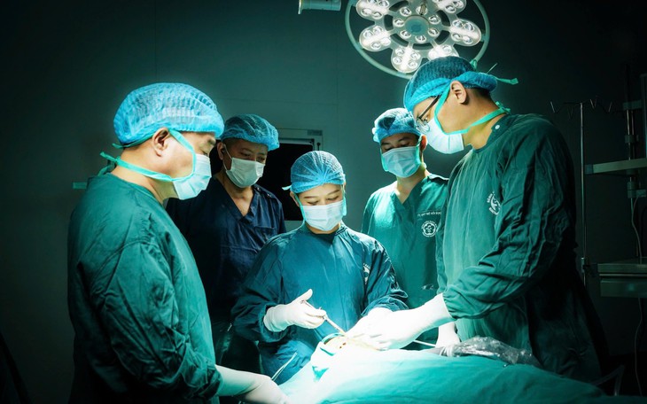Không chỉ đưa bác sĩ Bạch Mai lên vùng cao, mà xây năng lực y tế tại chỗ- Ảnh 1.