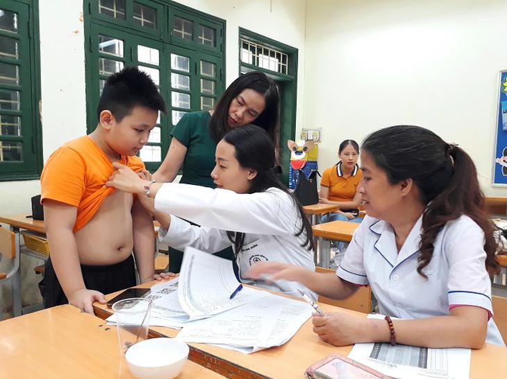 Thói quen ăn quá nhanh có hại như thế nào? - Ảnh 1.