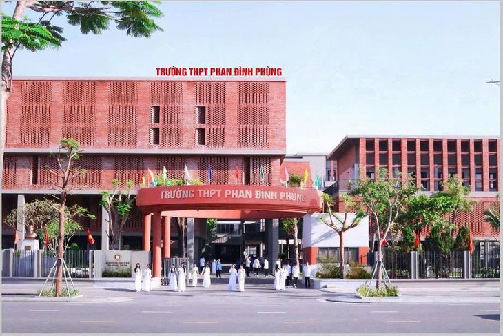 Hà Tĩnh nâng chỉ tiêu tuyển sinh lớp 10 THPT công lập lên 77% - Ảnh 1.