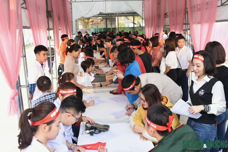 Nghệ An nỗ lực bảo đảm nguồn máu điều trị giữa cao điểm khan hiếm dịp hè - Ảnh 1.