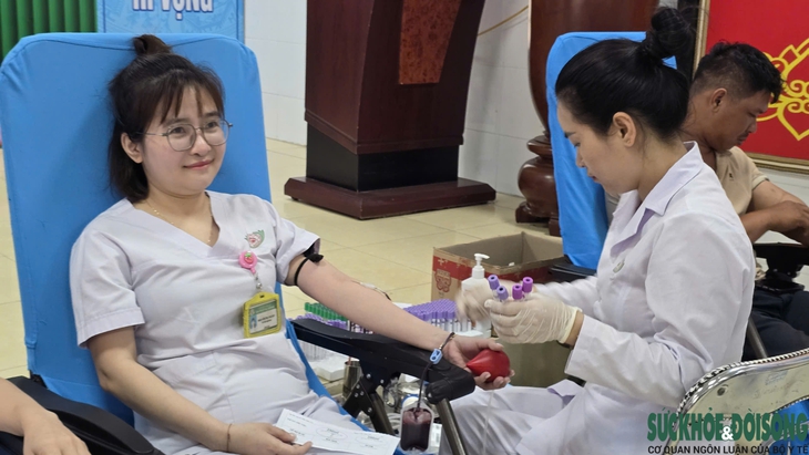 Nghệ An nỗ lực bảo đảm nguồn máu điều trị giữa cao điểm khan hiếm dịp hè - Ảnh 4.