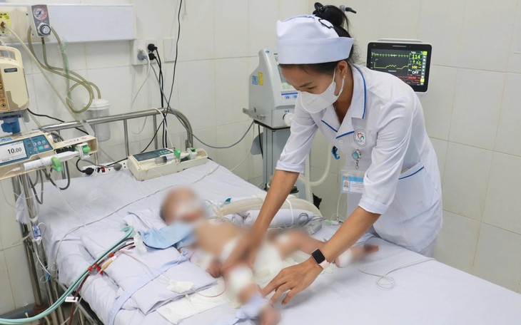 Tay chân miệng gia tăng, cha mẹ cần làm gì để bảo vệ trẻ khỏi nguồn lây? - Ảnh 5.