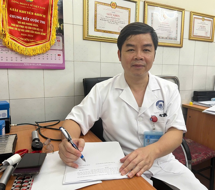 Chuyên gia nhãn khoa hướng dẫn lựa chọn sản phẩm chăm sóc mắt an toàn- Ảnh 2.