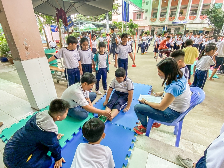 Trẻ em trước những nguy cơ mới: Cần một 'tấm lá chắn' pháp lý hiệu quả hơn- Ảnh 3.