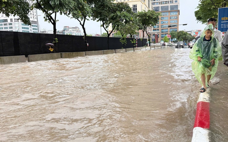 Bão số 1 còn khả năng thay đổi hướng di chuyển, miền Bắc có nơi mưa lớn đến 500mm - Ảnh 2.