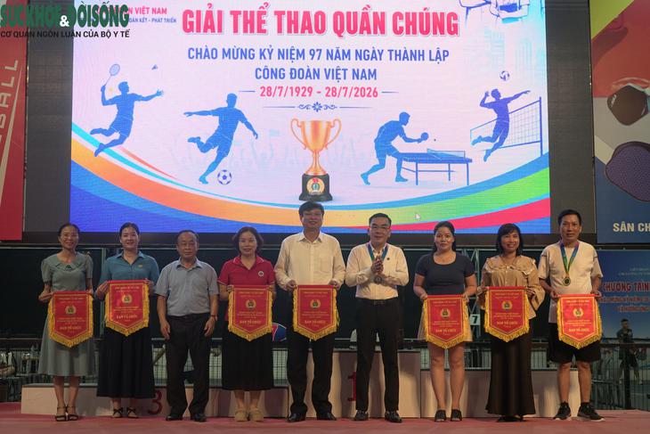 Khối thi đua số 8 Công đoàn Y tế Việt Nam: Lan tỏa tinh thần đoàn kết, chăm lo thiết thực cho đoàn viên- Ảnh 9.