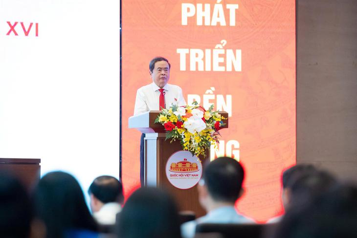 Chủ tịch Quốc hội: Giám sát phải kiến tạo phát triển, không thể dùng tư duy cũ cho những vấn đề mới- Ảnh 2.