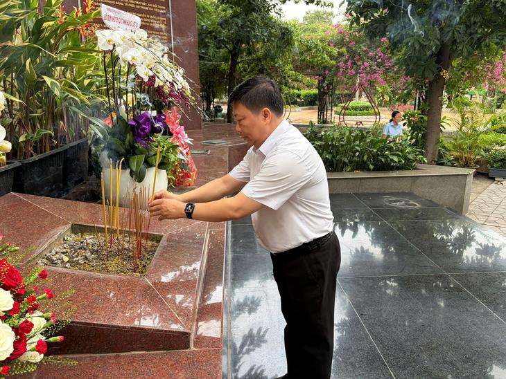 Ngành y tế TPHCM tri ân các Anh hùng liệt sĩ, chăm sóc sức khỏe người có công- Ảnh 2.