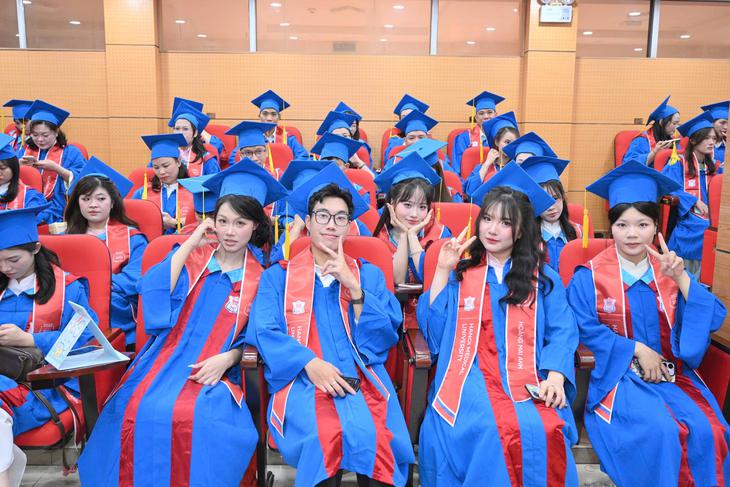 Đại học Y Hà Nội bổ sung 427 cử nhân chất lượng cao cho hệ thống y tế- Ảnh 1.