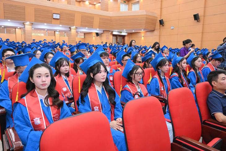 Đại học Y Hà Nội bổ sung 427 cử nhân chất lượng cao cho hệ thống y tế- Ảnh 2.