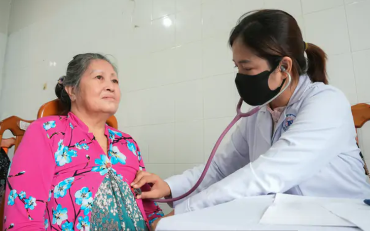 Thứ trưởng Thường trực Bộ Y tế: Chăm sóc người cao tuổi phải lấy dự phòng và cộng đồng làm nền tảng- Ảnh 6.