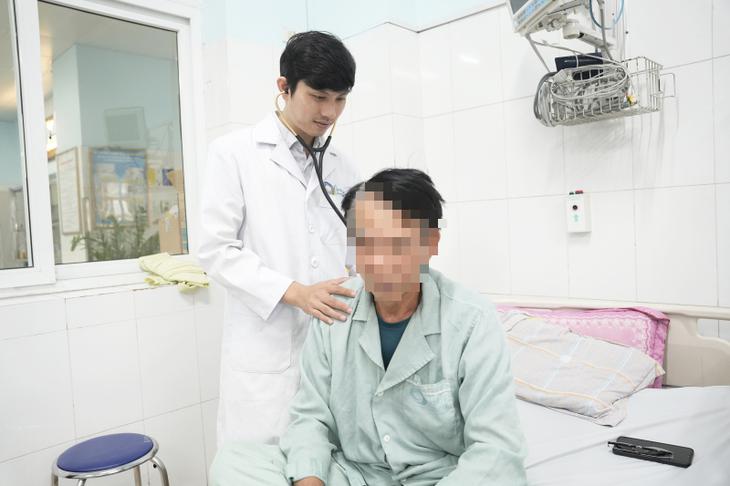 Can thiệp mạch vành cứu sống 3 bệnh nhân nhồi máu cơ tim cấp tại Bệnh viện Bãi Cháy - Ảnh 2.