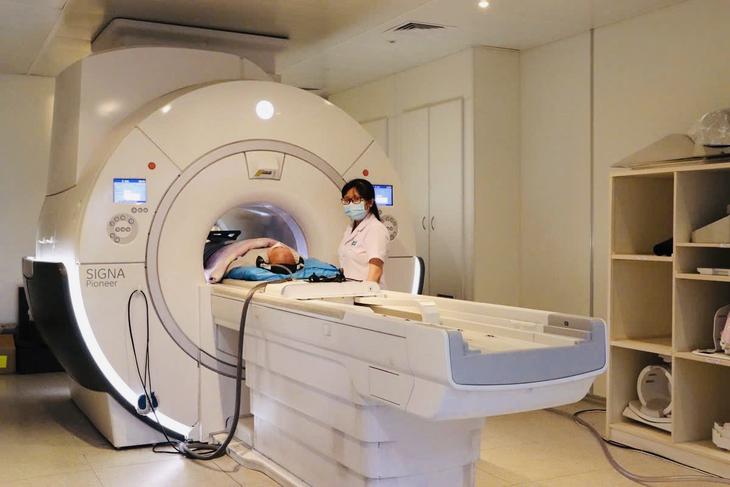 Có BHYT bệnh nhân ung thư vẫn phải tốn 50-60 triệu đồng mỗi đợt điều trị- Ảnh 1.